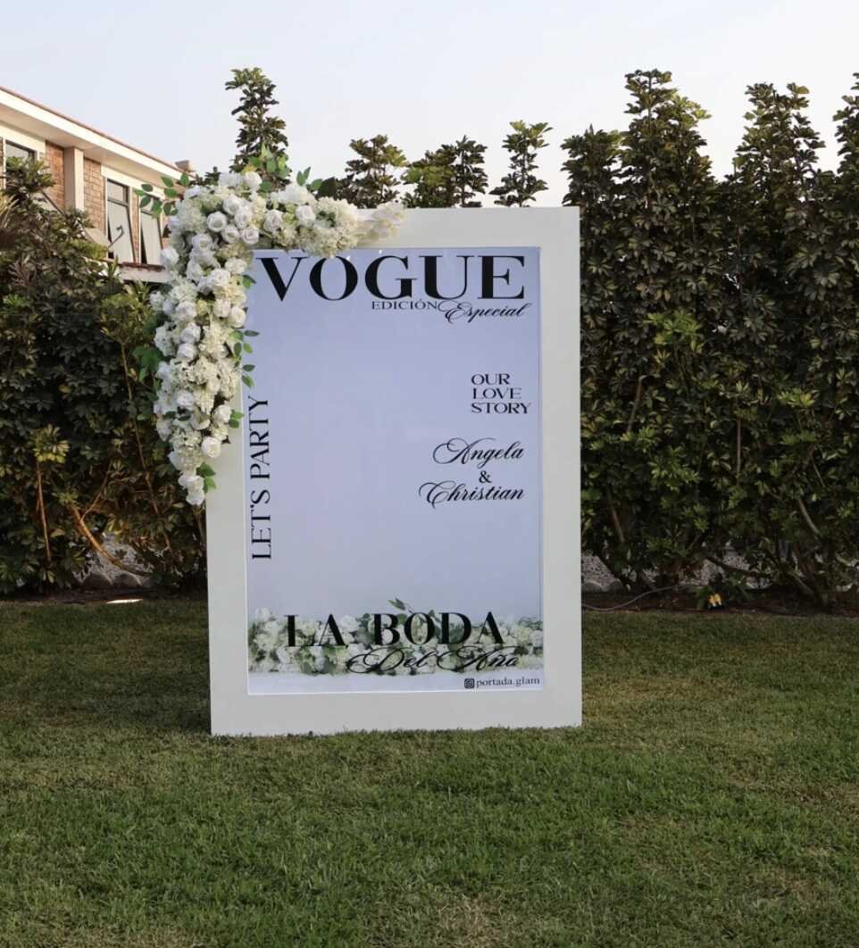 Cabina Magazine tipo Revista Vogue — Instantánea